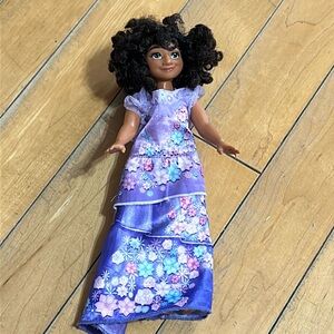 Disney Encanto Singing Mirabel Madrigal 11" Toy Coll